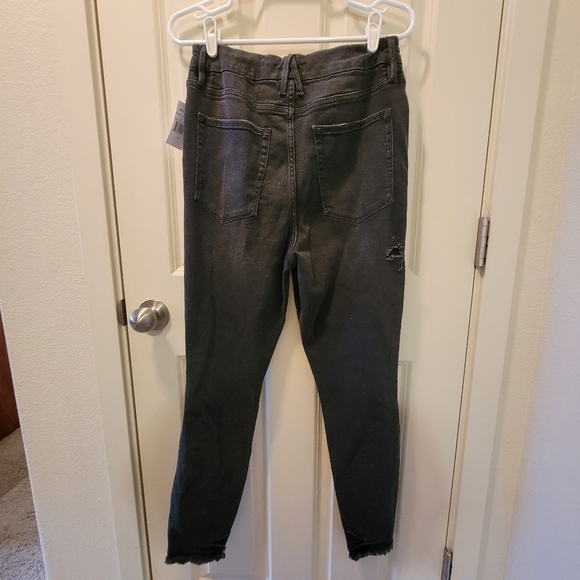 Good American Good Curve Black Distressed Fray Hem Skinny Jeans Size 12 / 31 - Picture 5 of 9